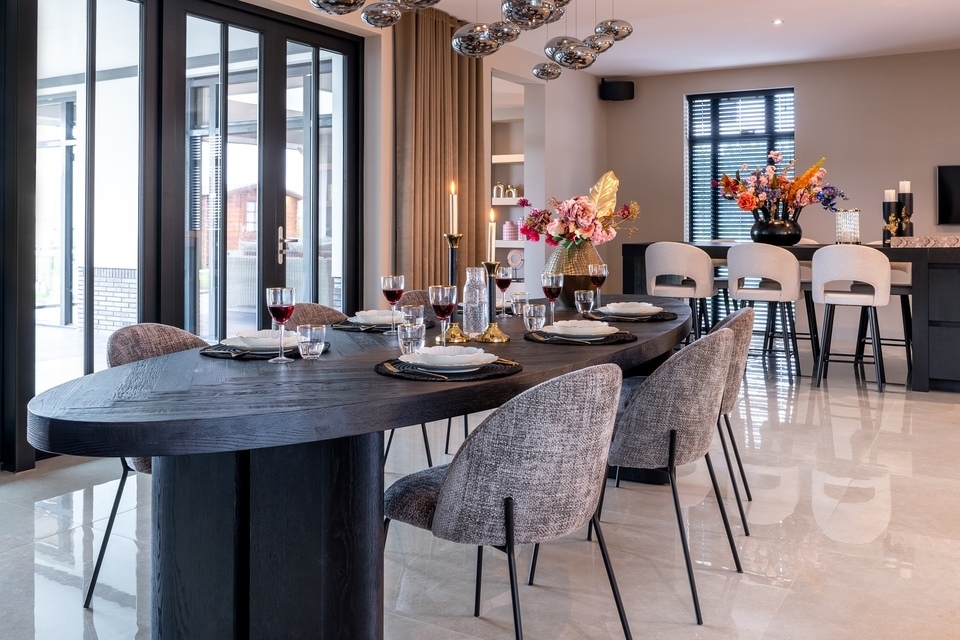 7723_5 RICHMOND stół jadalniany LILLY 330 znajdziesz w ofercie sklepu internetowego plantip.pl