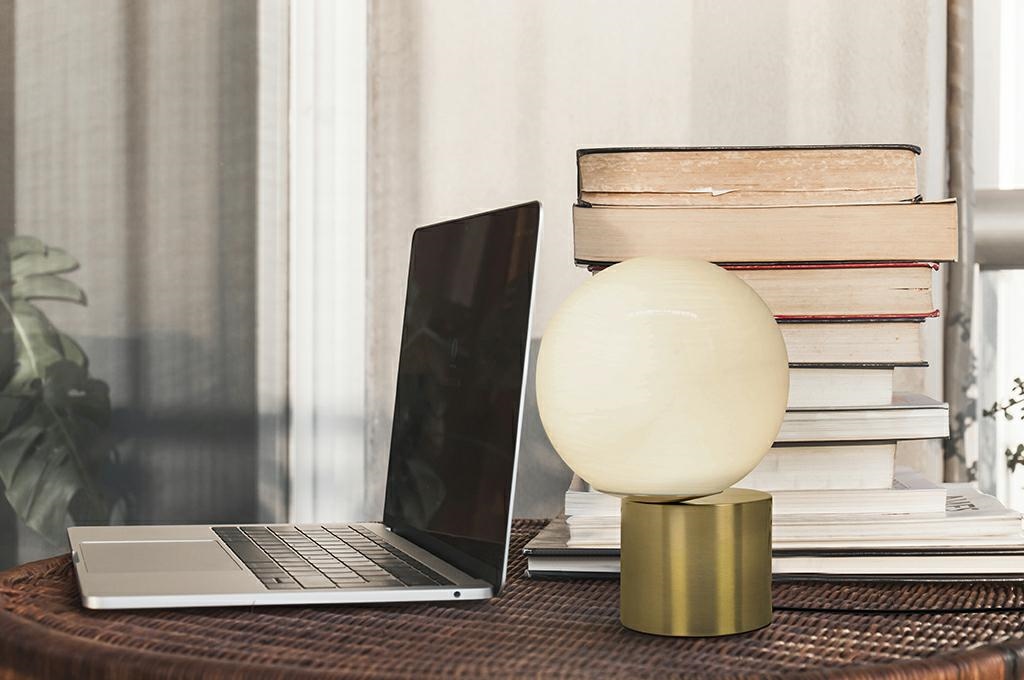 MSE010300141_parla20_aranzacja MOOSEE lampa stołowa PARLA 20 złota znajdziesz w ofercie sklepu internetowego plantip.pl