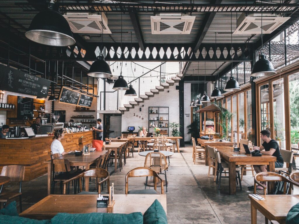 Designerskie meble do restauracji i kawiarni
